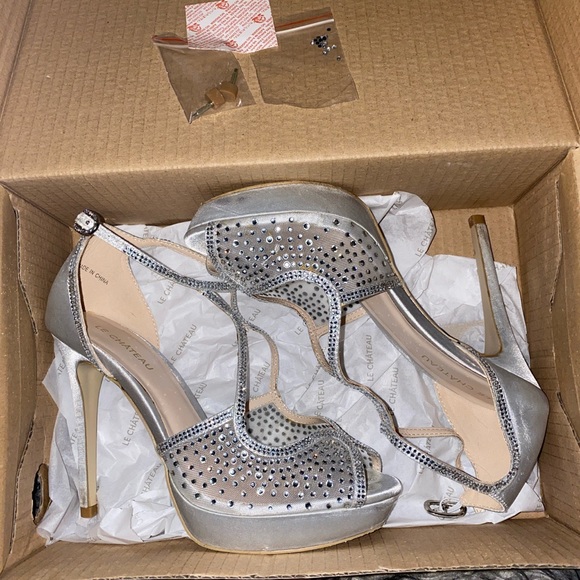 Le Chateau high heals - Picture 4 of 4